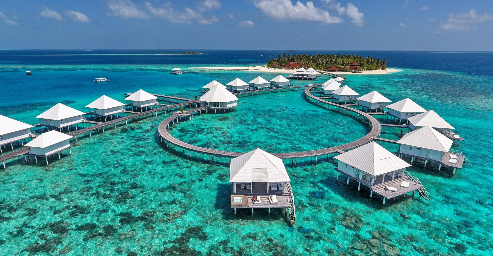 Diamonds Thudufushi Jacuzzi Water Villa